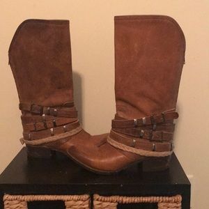 Freebird “Drove” boots 💕